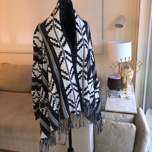 Billabong Unique Designed Shrug Poncho Small